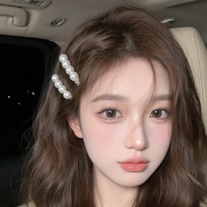 花与纯欲少女